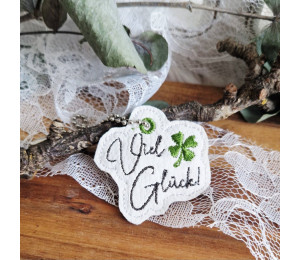 ADVENTSKALENDER 25. Dezember: Stickserie ITH - Anhänger Jahreswechsel Schwein